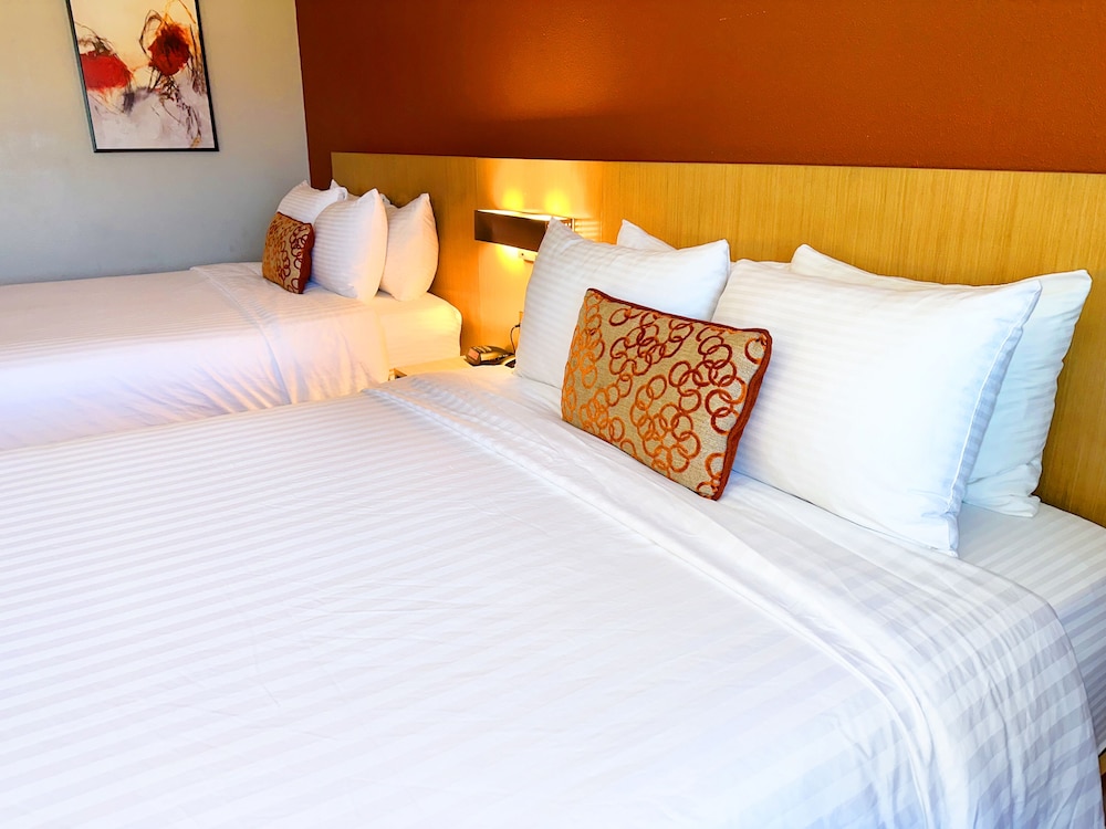 Double Room, Non Smoking - Photo 10