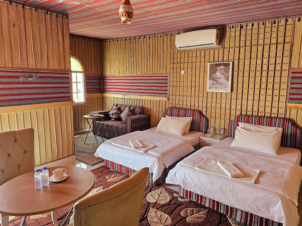 Deluxe Room - Photo 15