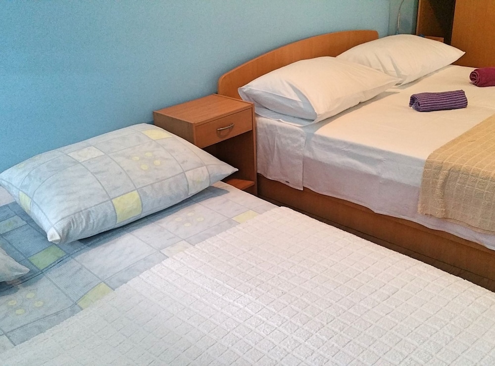 Apartment (One Bedroom Apartment - White)