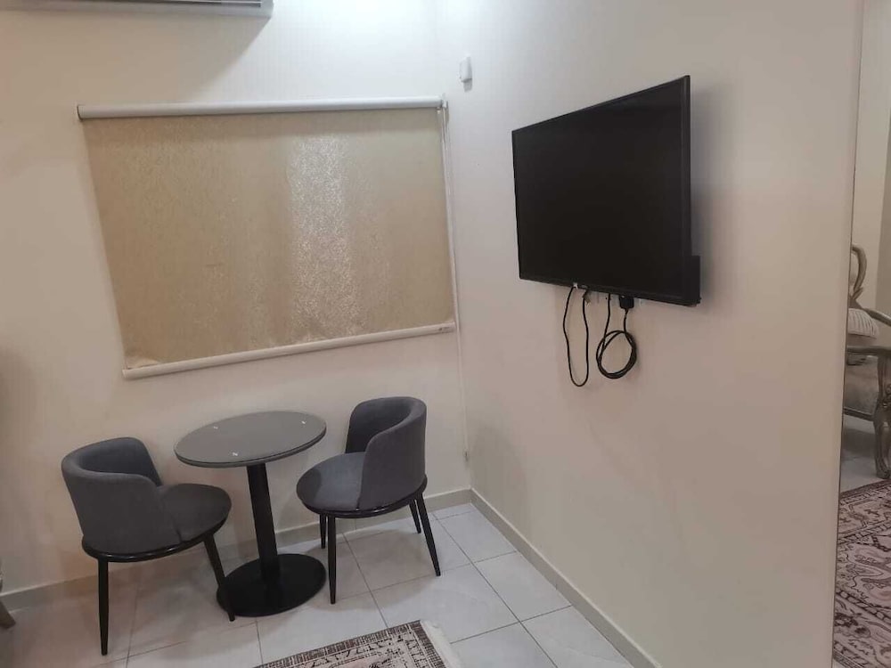 Deluxe Studio