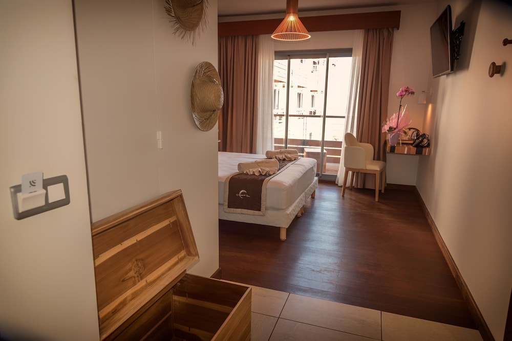 Superior Double or Twin Room, Pool View photo 2