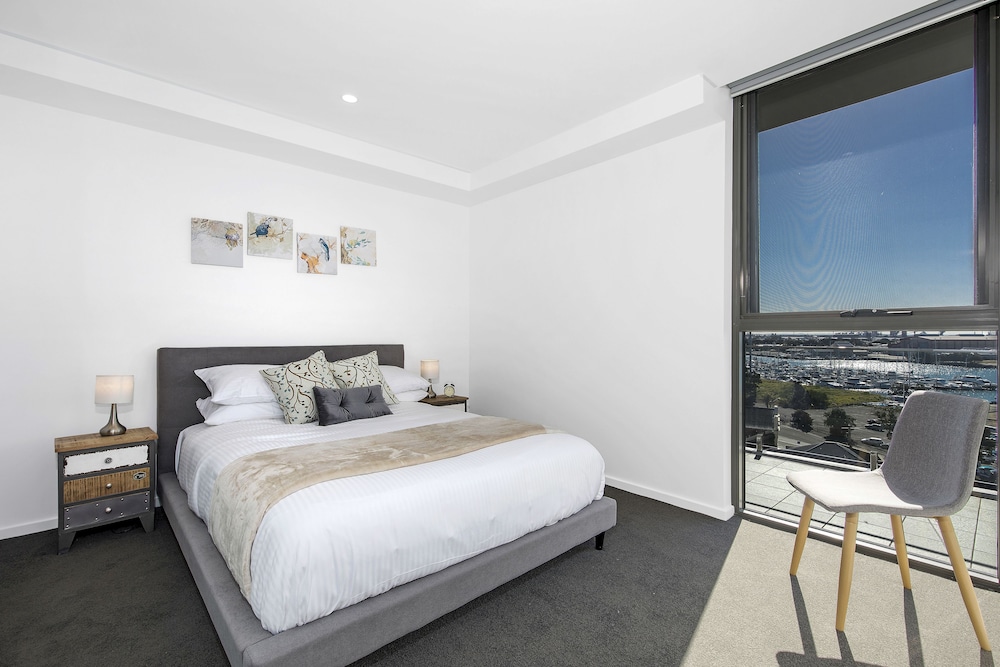 One Bedroom with Harbour View photo 2