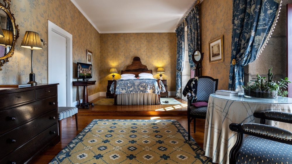 Suite (Master) - Photo 2