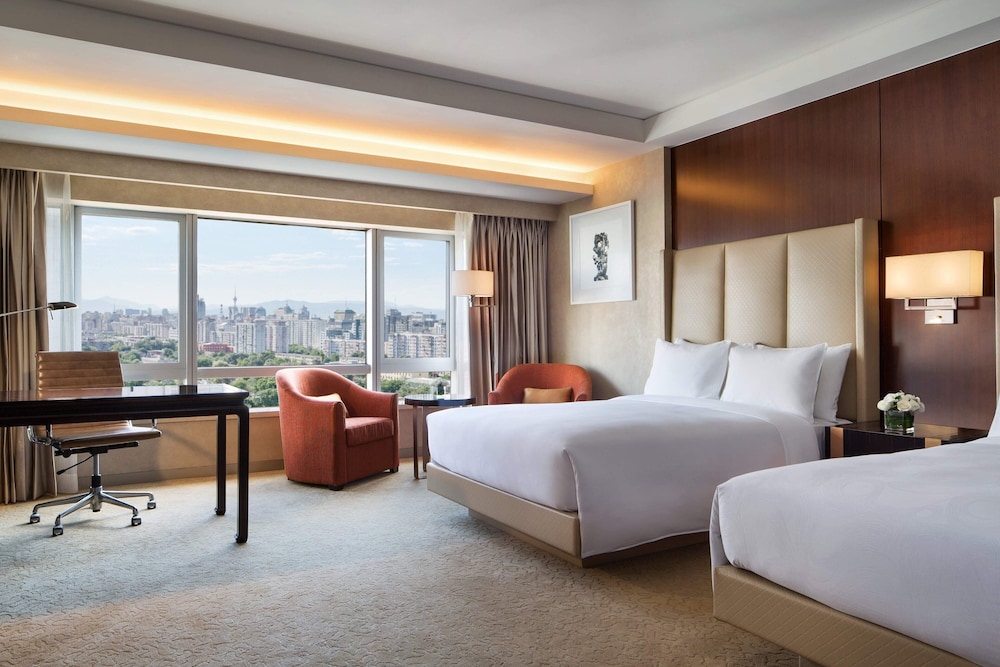 Club Room, 2 Double Beds, City View