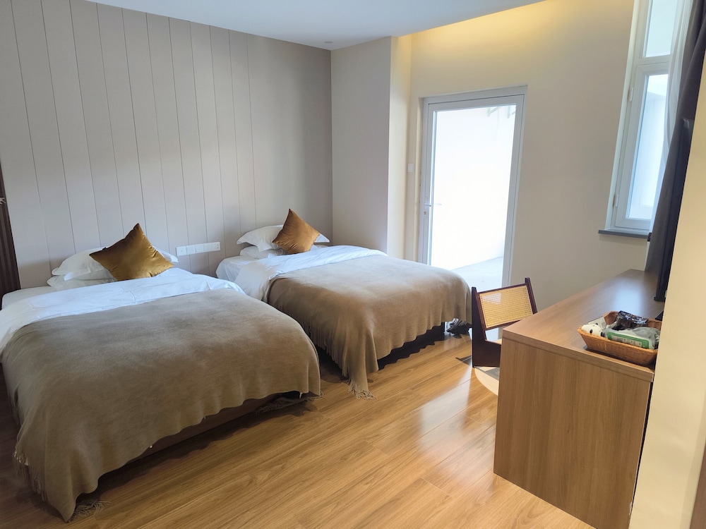 Basic Twin Room, Courtyard View