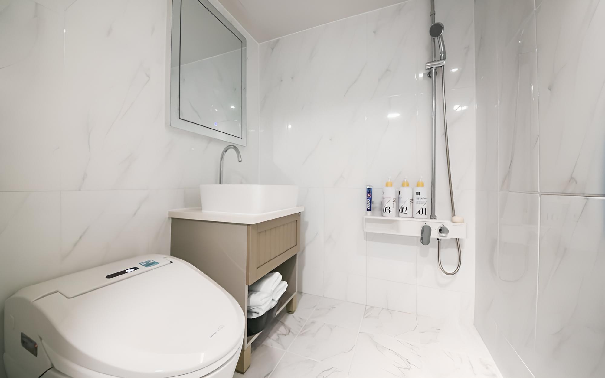Room (Standard Room 1 PC (All OTT Service A) - Photo 5