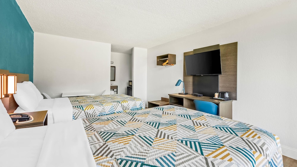 Deluxe Room, 2 Double Beds, Non Smoking, Refrigerator & Microwave photo 1