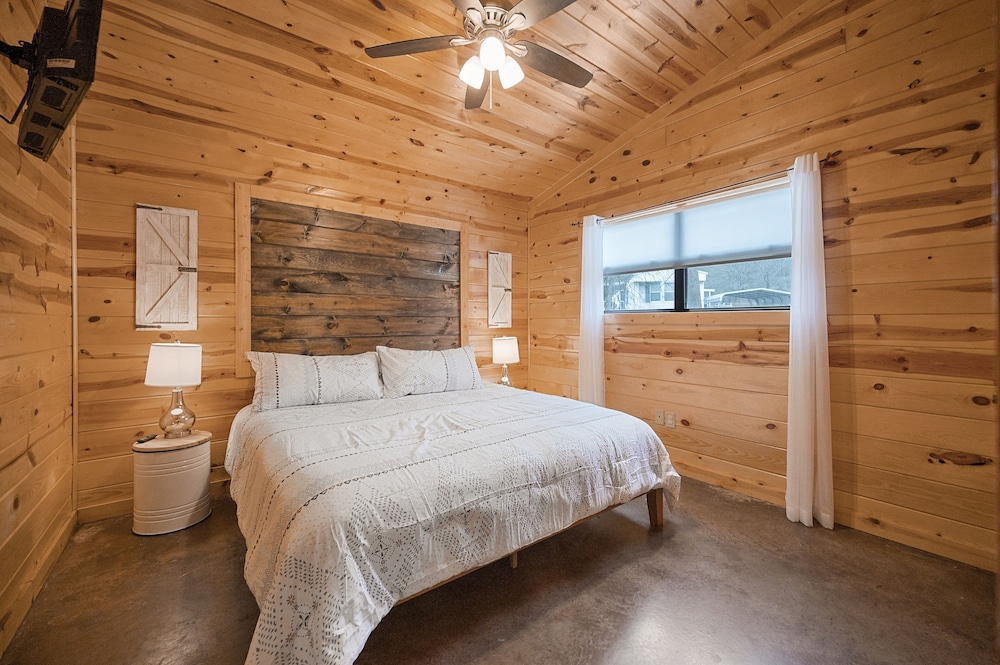 Cabin, 3 Bedrooms photo 1