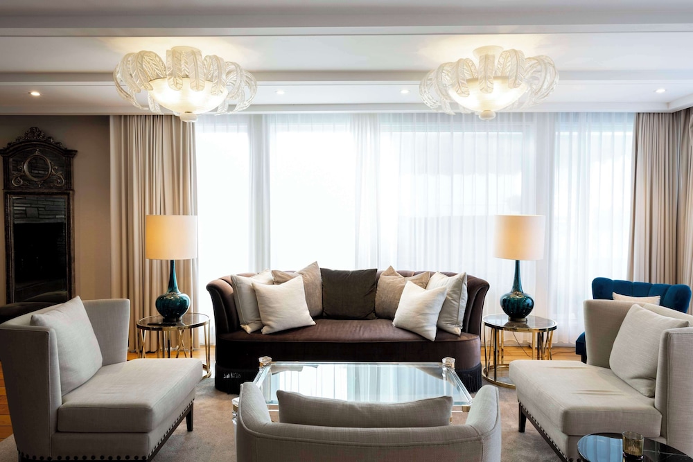 Penthouse (Suite) - Photo 2