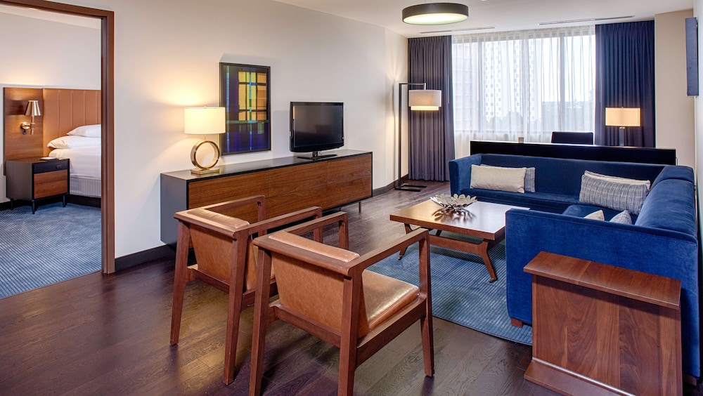 Park, Suite photo 2