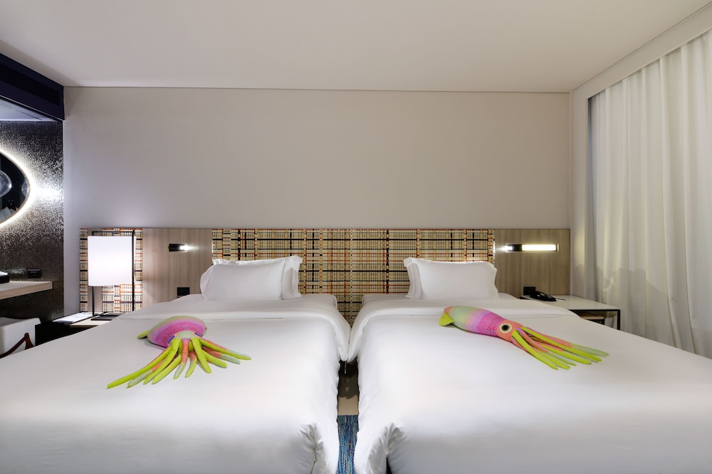 Deluxe Double Room, 2 Twin Beds (Seascape) photo 3