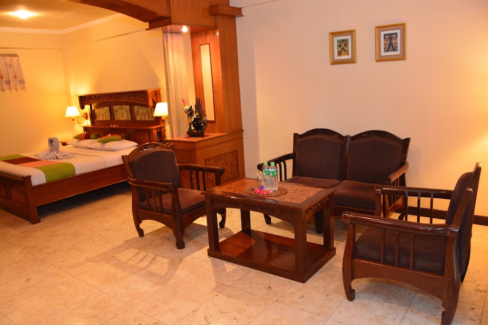 Deluxe Double or Twin Room - Photo 6