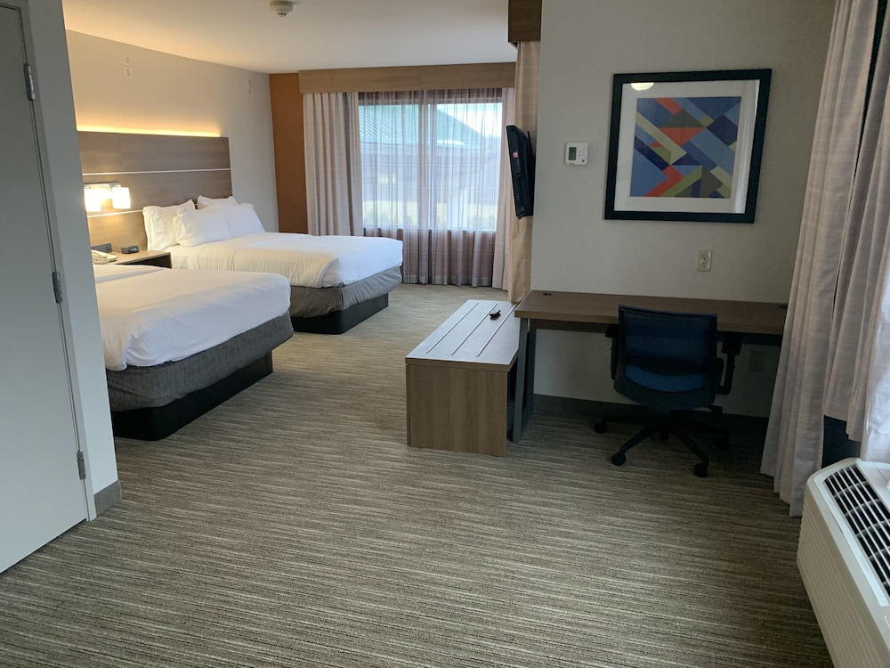 Suite, Multiple Beds - Photo 1