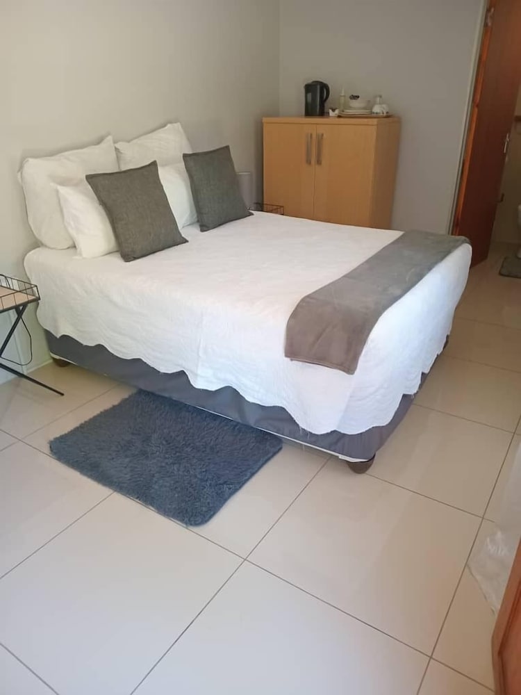 Basic Cabin, 1 Double Bed photo 1