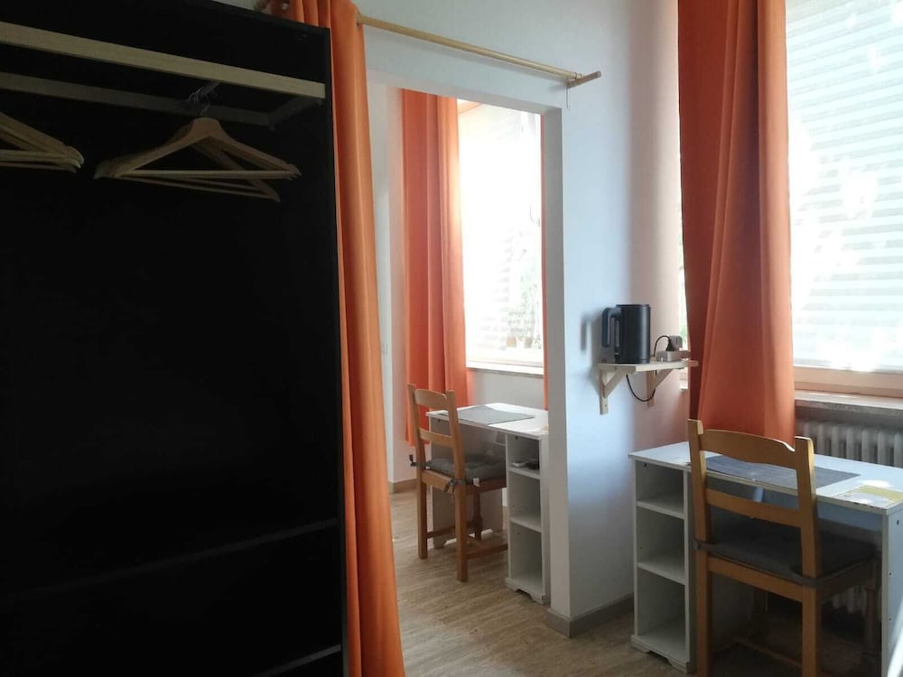 Basic Twin Room, Accessible, Ensuite photo 3