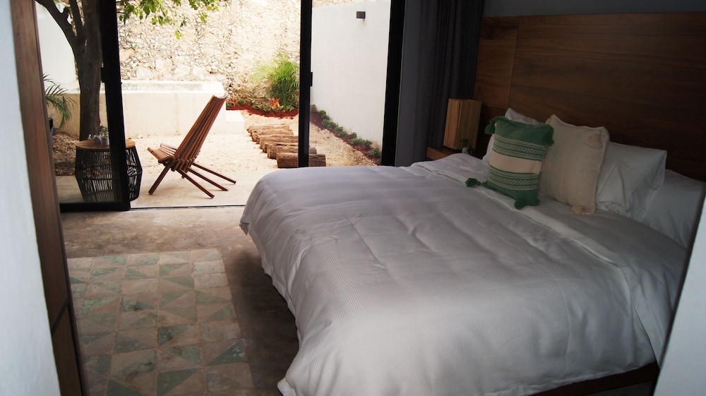Standard Room, 1 King Bed, Private Pool - Photo 3