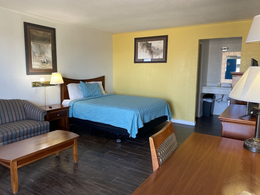 Newly Remodel Room, Queen Bed - Photo 3