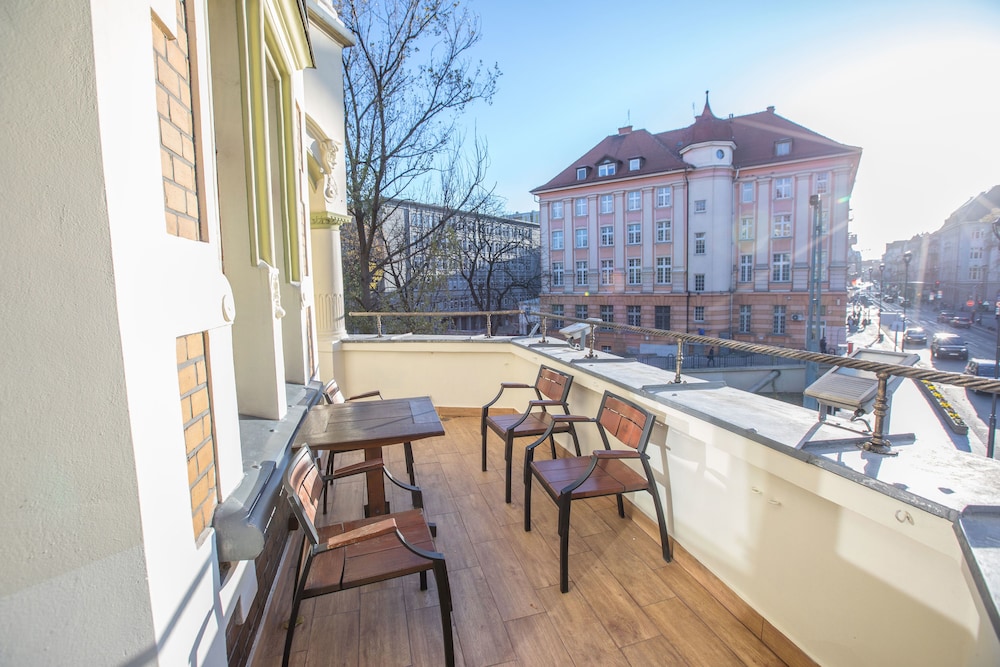 Apartment - Photo 2
