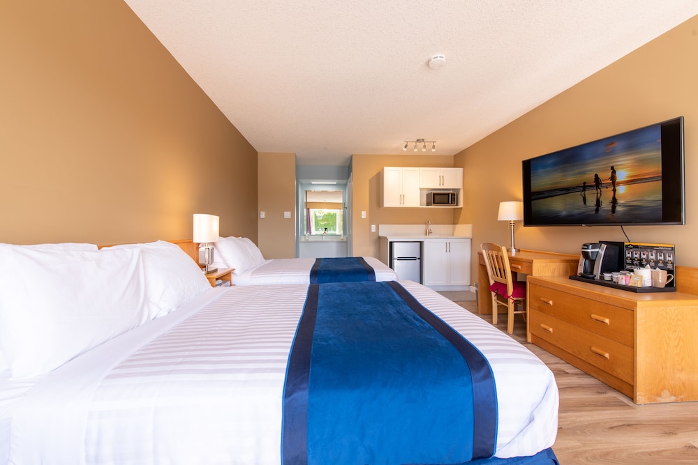 Deluxe Room, Multiple Beds, Kitchenette photo 1