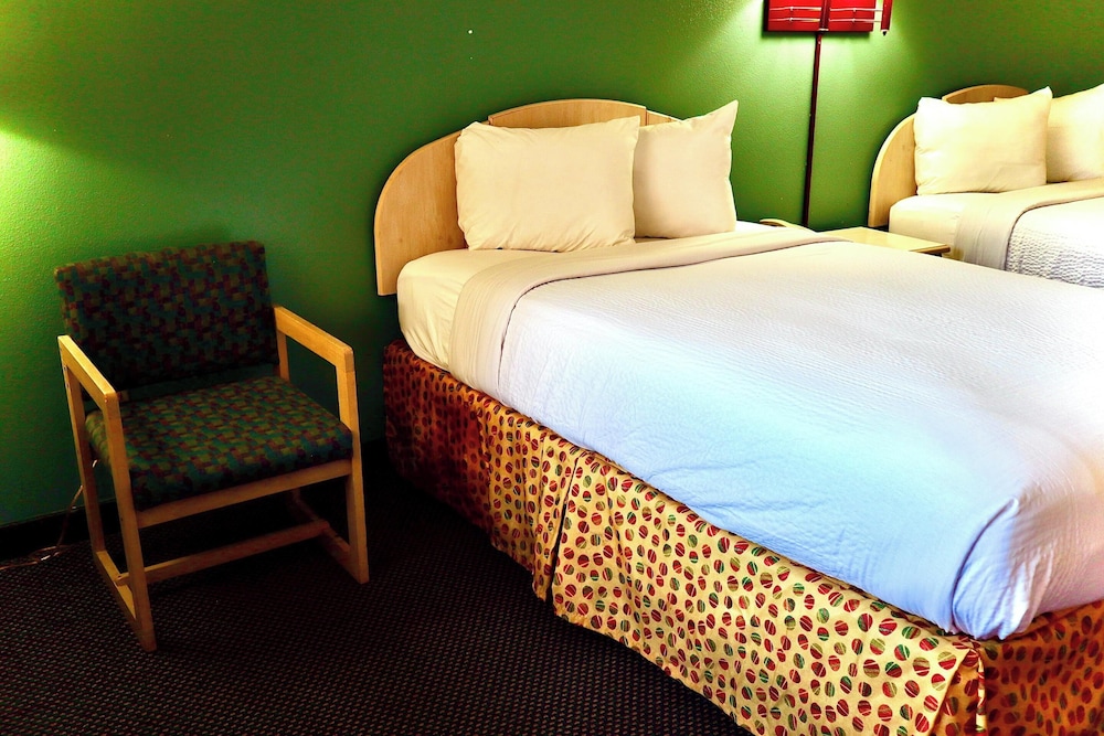 Room, 2 Queen Beds, Non Smoking - Photo 3
