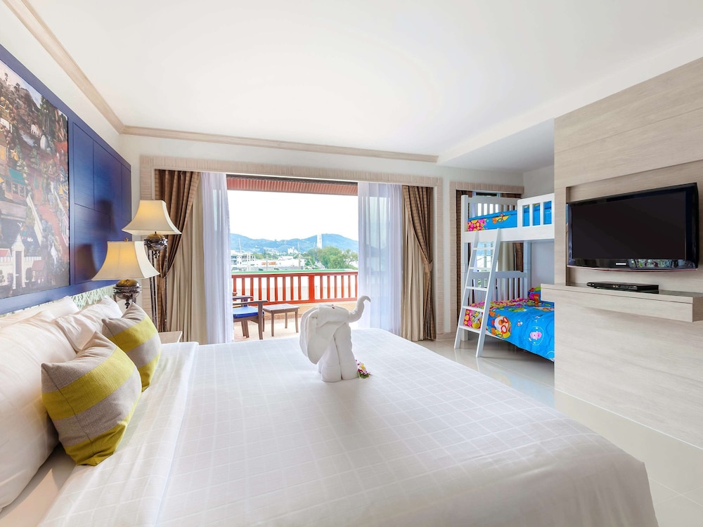 Family Suite, 1 King Bed photo 2