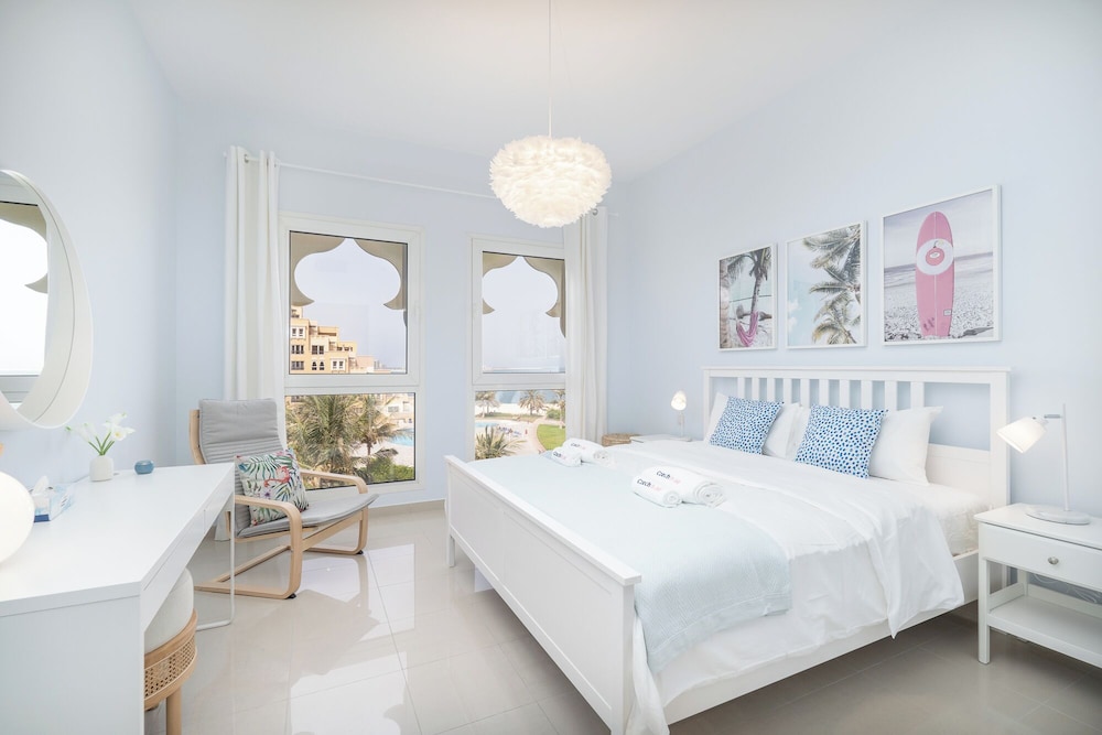 Exclusive Apartment, Balcony, Ocean View photo 2