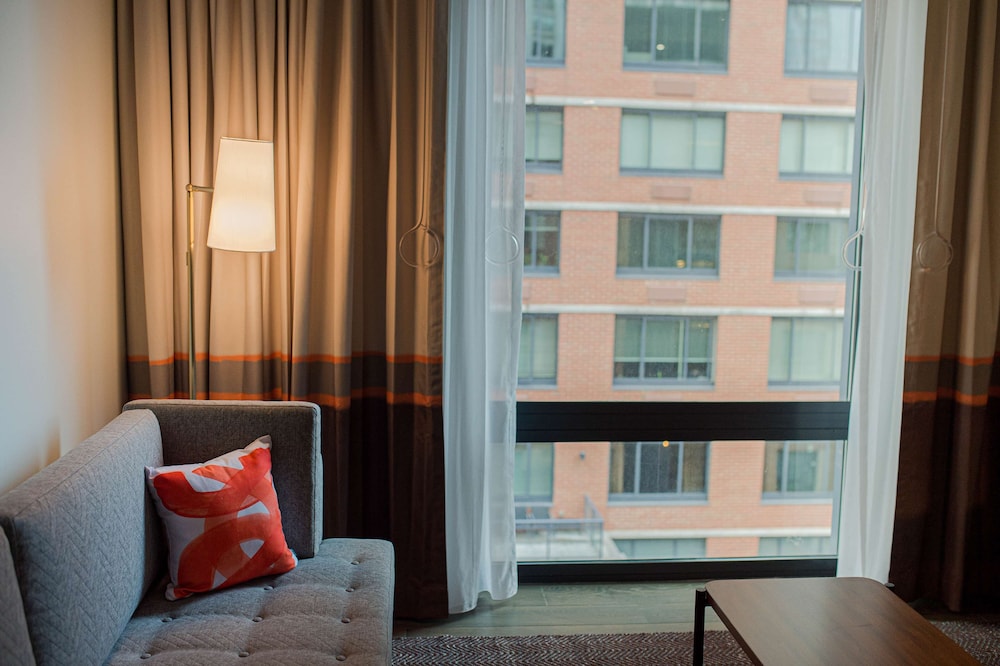 Suite, 1 King Bed, Accessible (Roll-In Shower, Mobility & Hearing) - Photo 8