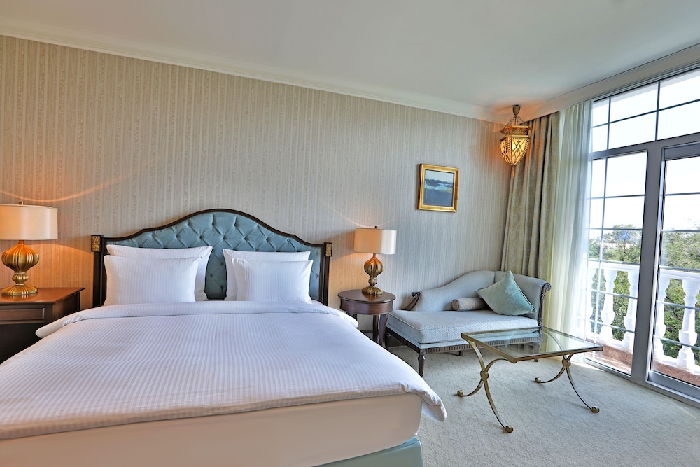 Superior Room, 1 King Bed - Photo 2