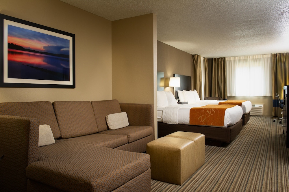 Suite, 2 Queen Beds, Lake View (Private Patio Access) - Photo 2