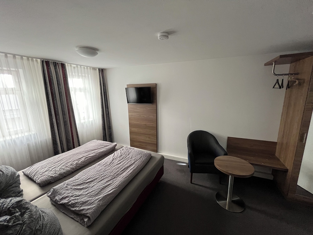 Basic Twin Room photo 2