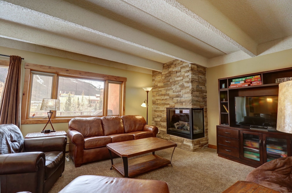 Condo, 2 Bedrooms