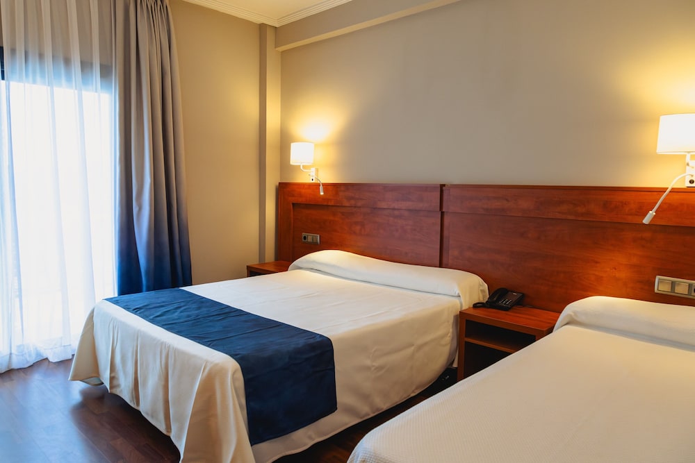 Double Room, Sea View (2 Adults + 1 child) - Photo 5
