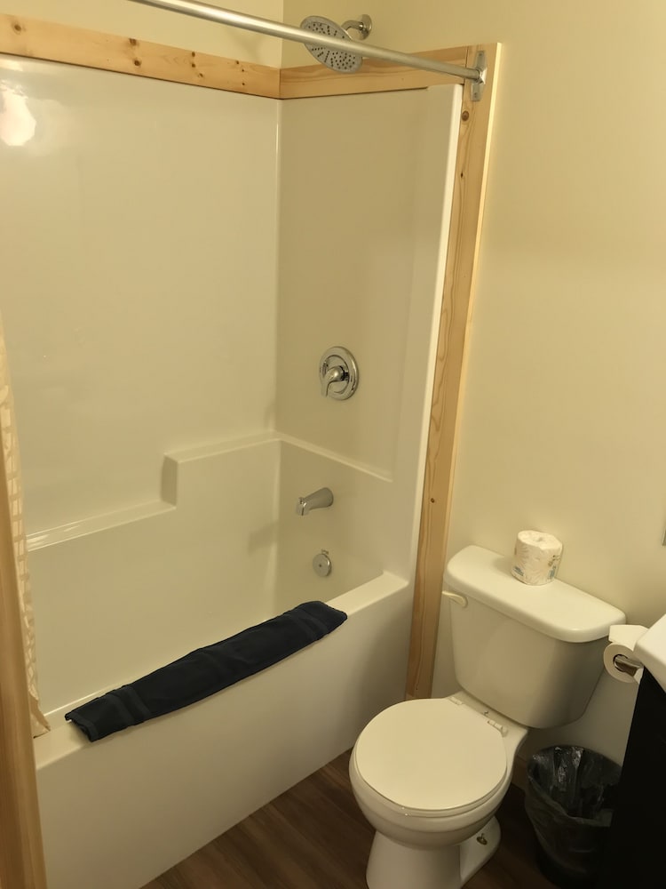 Single Room, 1 Queen Bed photo 3