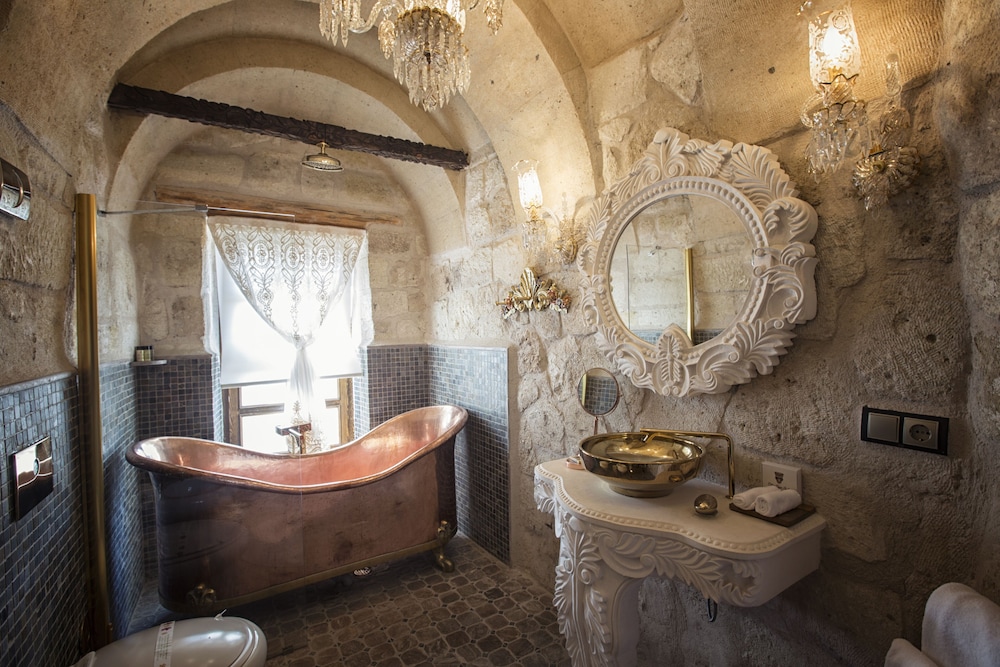 Suite, 1 Queen Bed, Terrace thumbnail 5