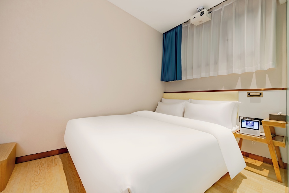 Junior Double Room