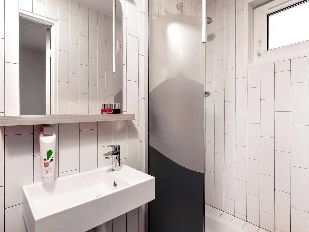Standard Room - Photo 9
