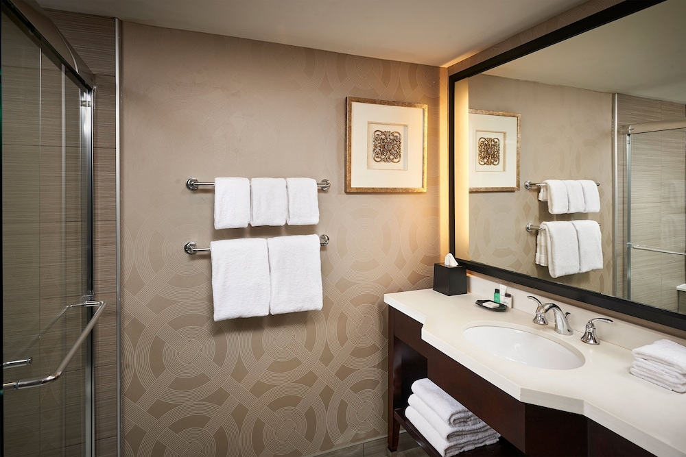 Executive Suite, 1 King Bed with Sofa bed - Photo 5