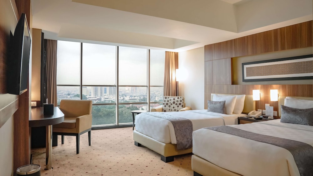 Deluxe Room, 2 Twin Beds, Non Smoking, City View (Shower Only) photo 3