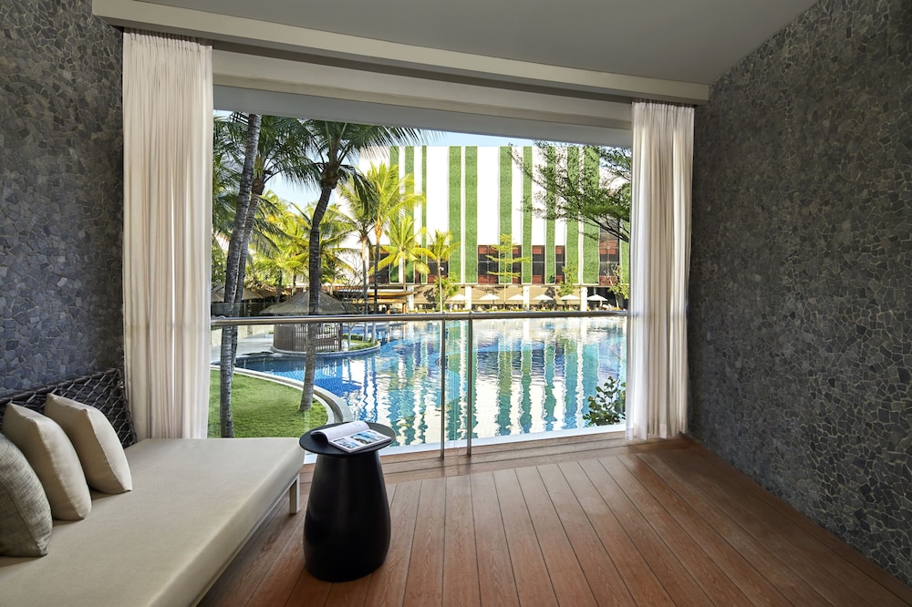 Room, 2 Twin Beds, Balcony, Pool View thumbnail 6