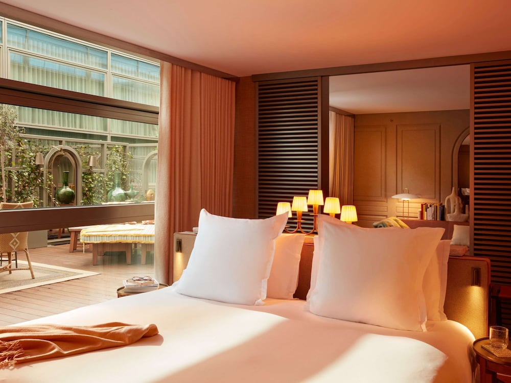 Suite, 1 King Bed, Terrace - Photo 10