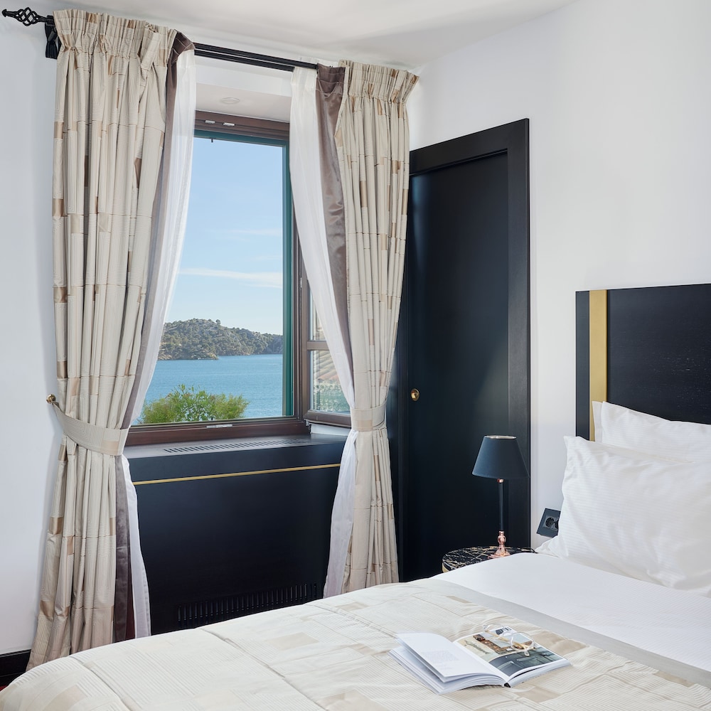 Classic double room photo 2
