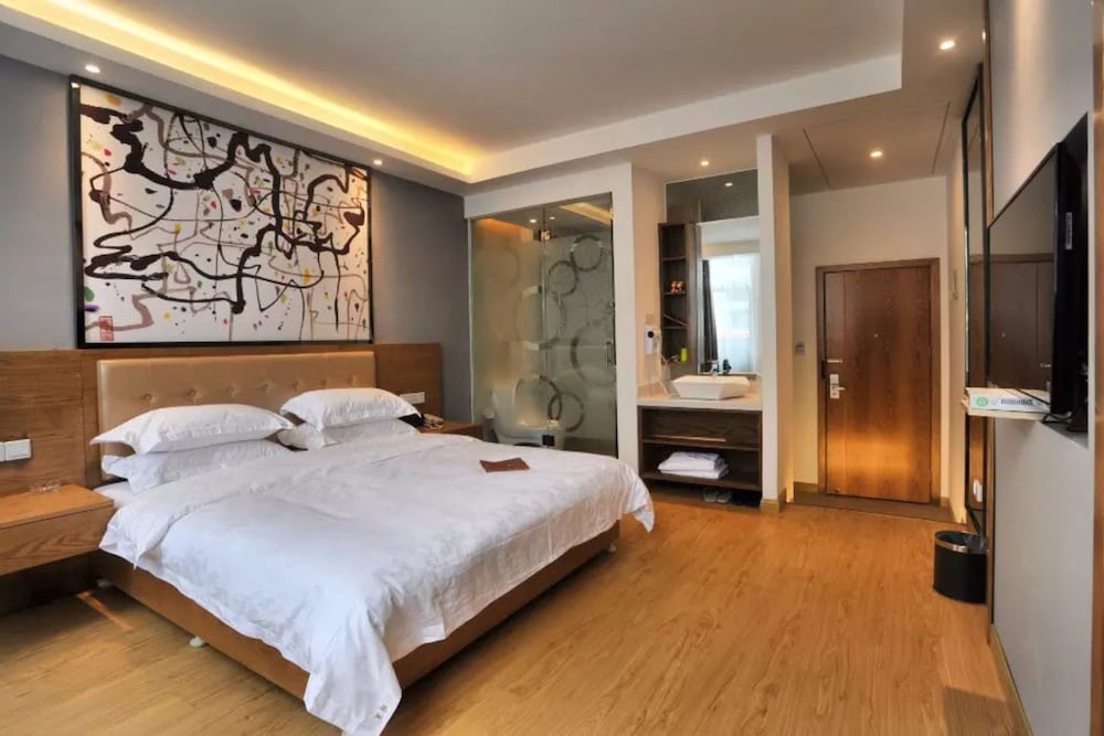 Standard Queen Room photo 1