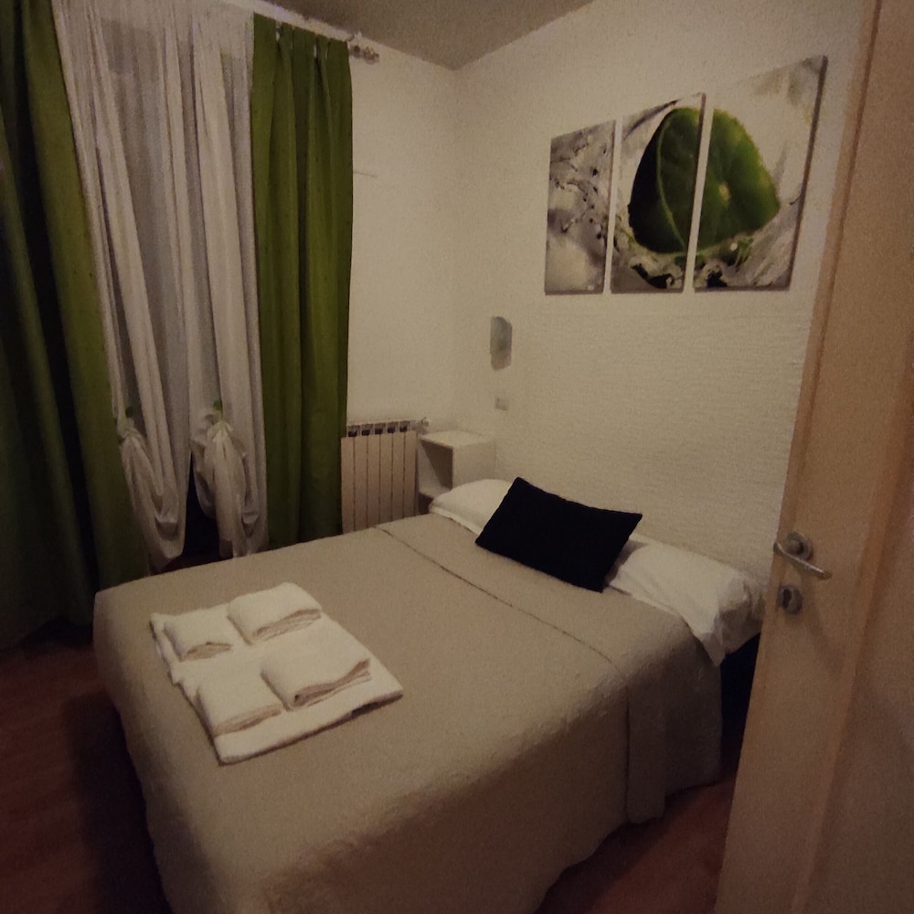 Economy Double Room - Photo 1