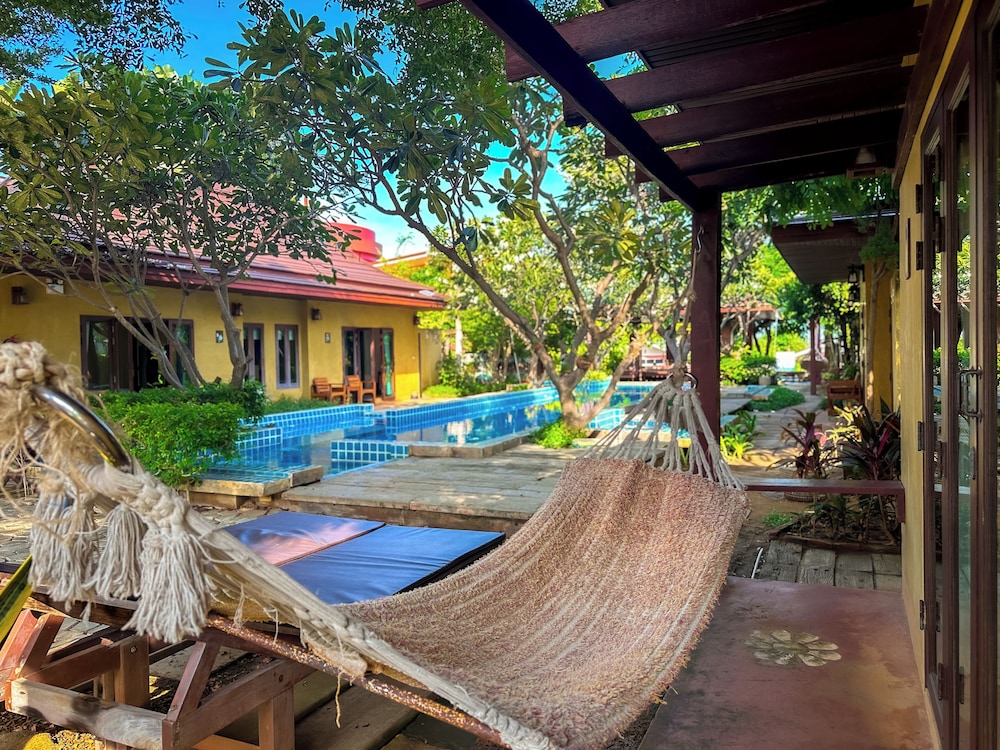 Suite, Pool View photo 2