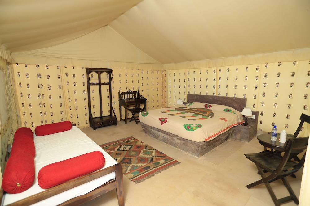 Deluxe Tent photo 1