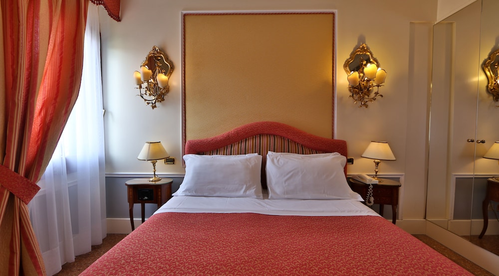 Standard Double Room photo 3