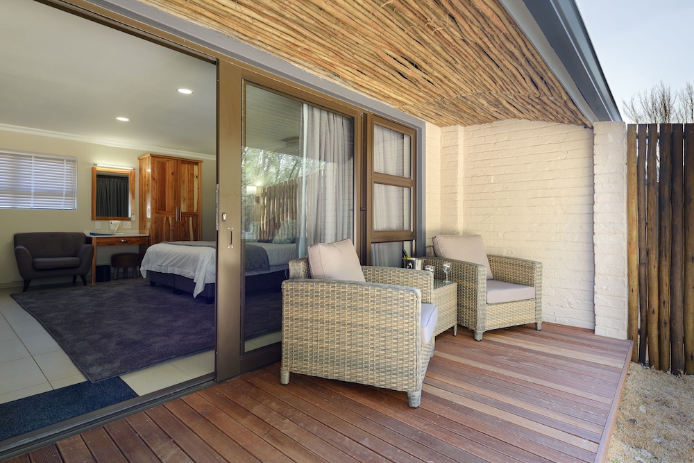 Double Room  with Patio photo 3