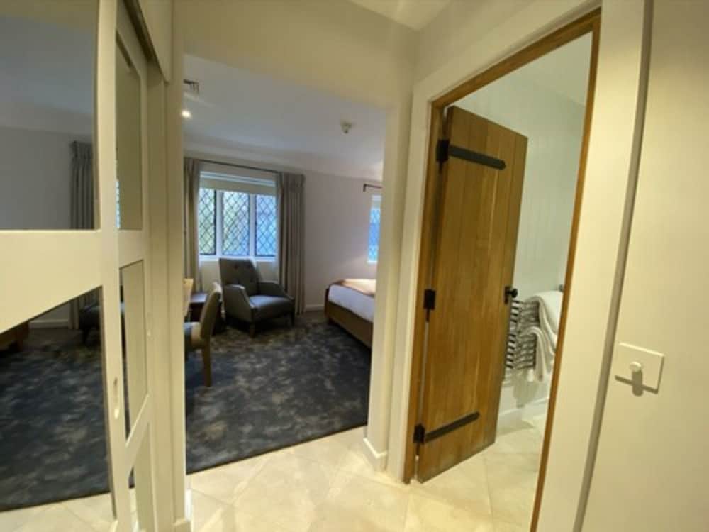 Comfy King Room - Photo 4