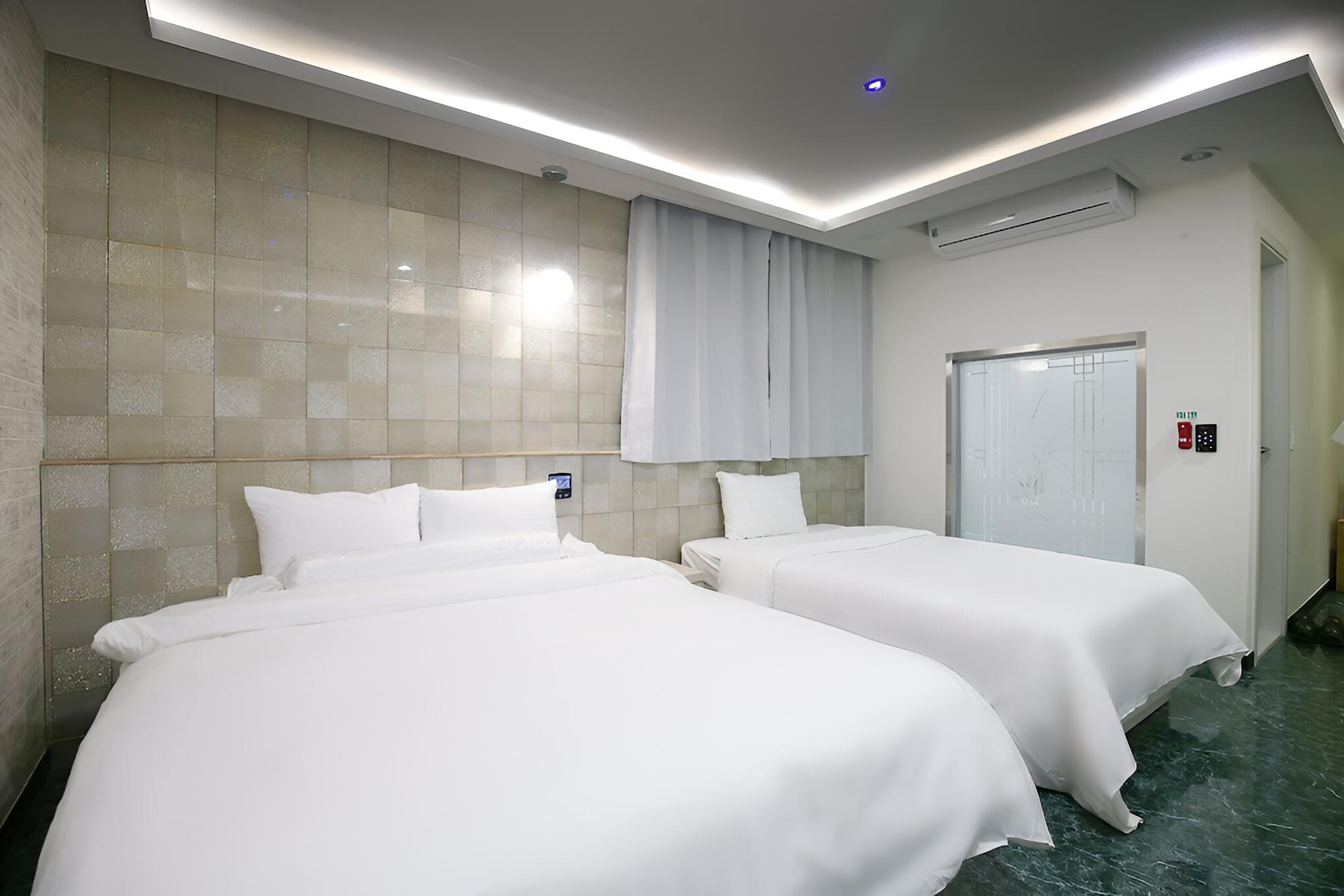 Room (Twin Room (Free breakfast)) - Photo 4