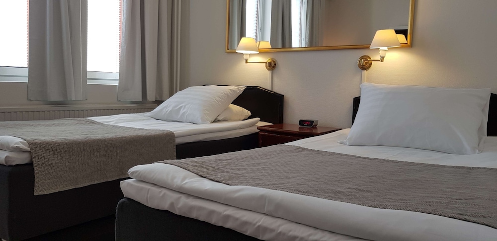 Standard Room, 2 Twin Beds, Non Smoking, Sauna - Photo 6